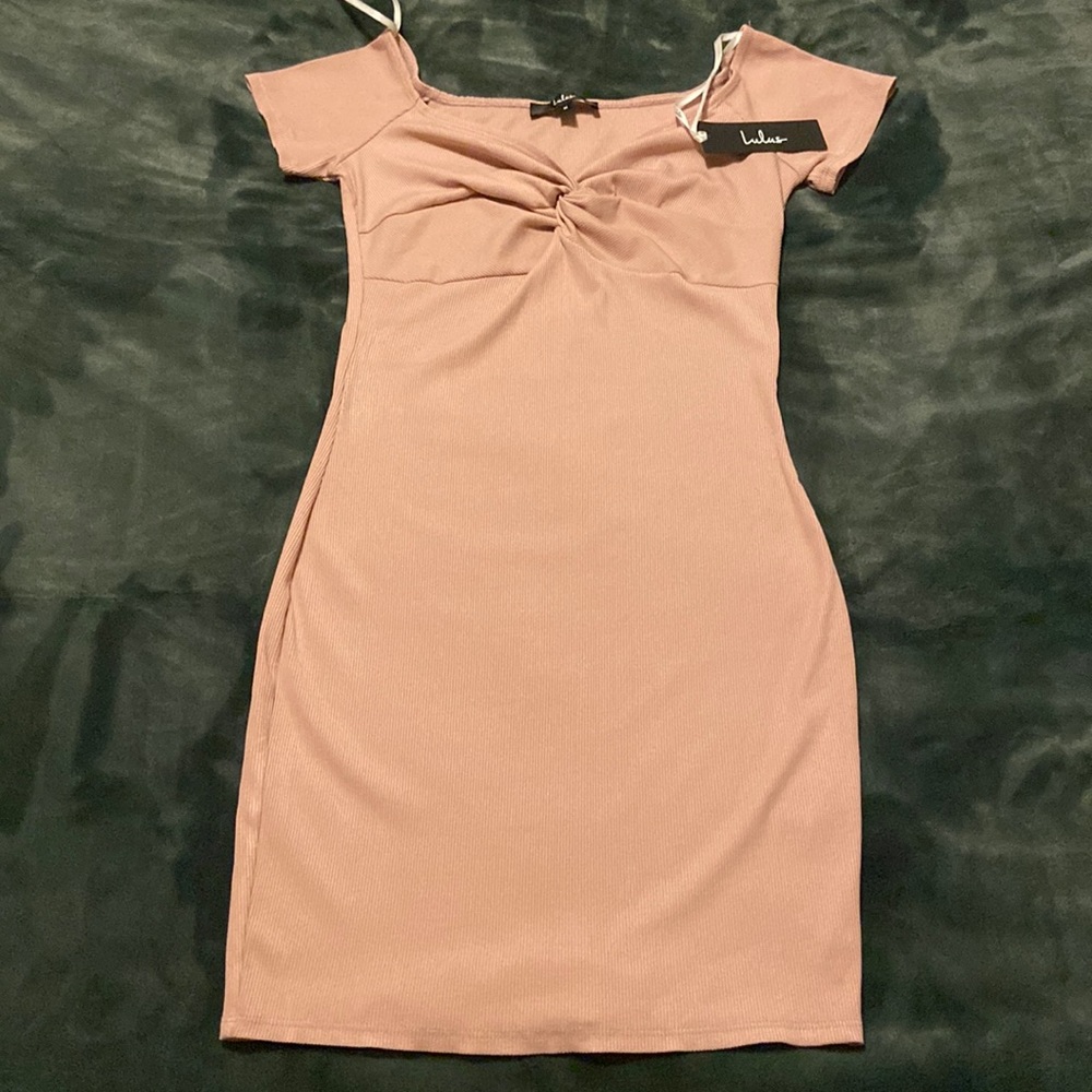 NWT Lulus Ribbed and Fitted Short Sleeve Mini Dress. Color: Mauve. Size medium.